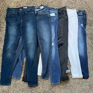 Women’s lot of size 6 jeans.